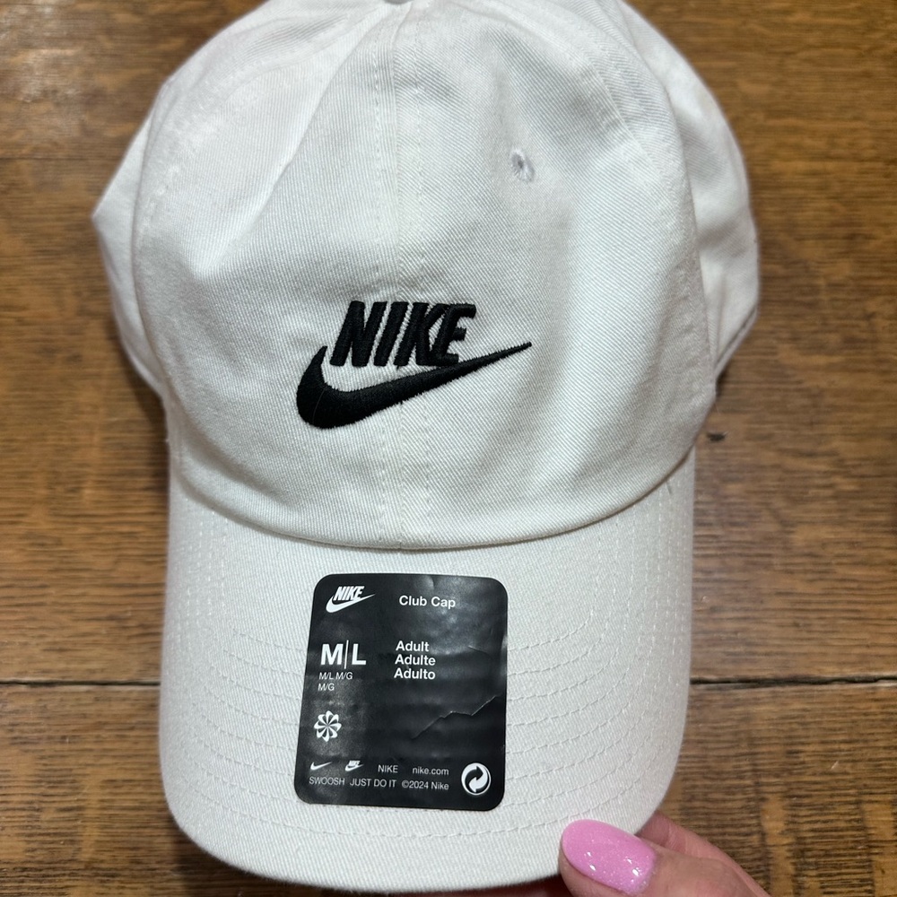 Nike Classic White Cap NWT adult M/L